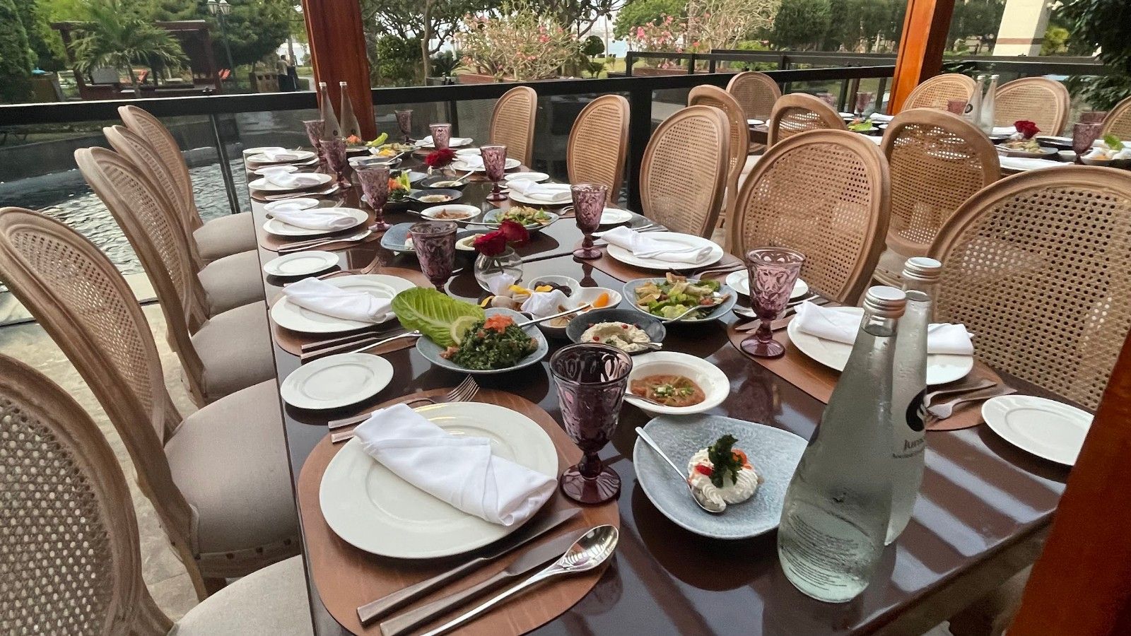 Lunch on the Palm